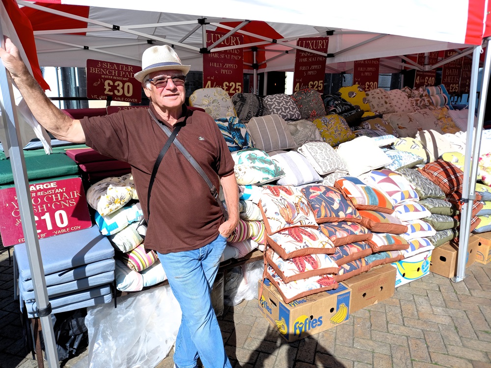 Bob Steele, of Roberto Towels